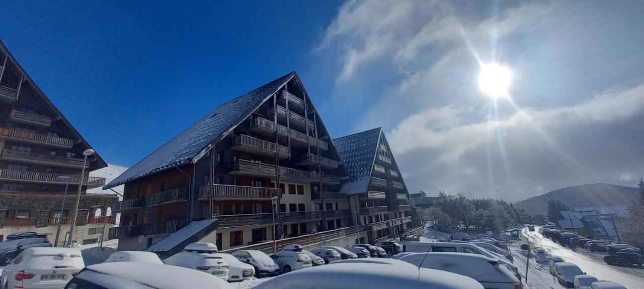 Superbesse 4-6 Pers. 2 Ch. Dans 3 Etoile Avec Piscine Apartment